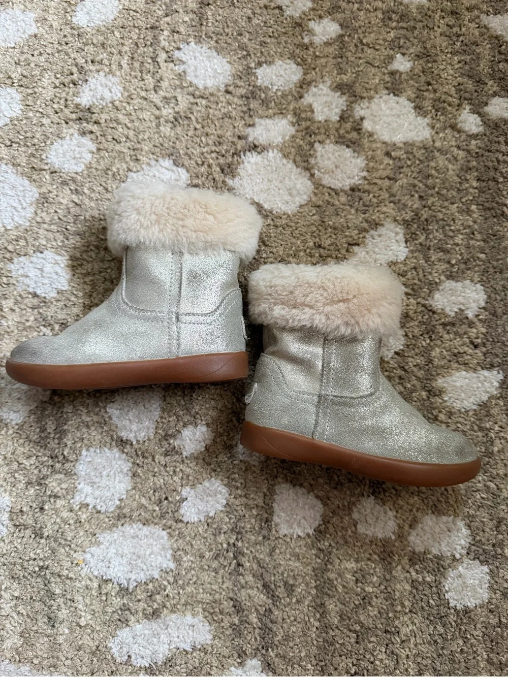 Toddler Ugg Jorie Metallic Boots ⭐️play condition